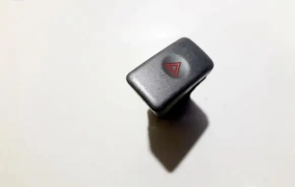 Subaru Impreza II Hazard light switch 06016