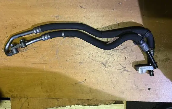 BMW 3 E92 E93 Air conditioning (A/C) pipe/hose 7567207 17227567207 17227567208