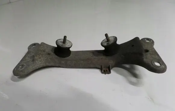 BMW 1 E81 E87 Gearbox mounting bracket 6760300
