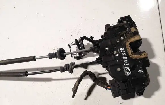 Hyundai Santa Fe Front door lock