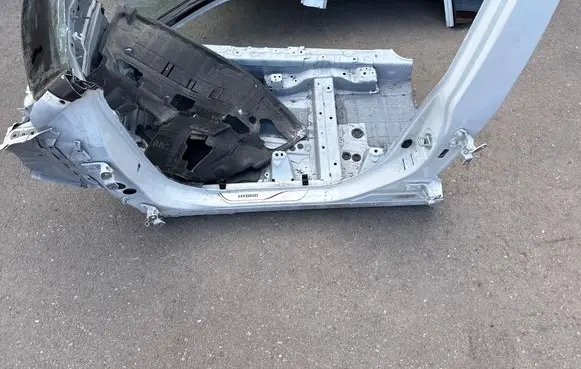 Toyota RAV 4 (XA50) Front sill (body part) 