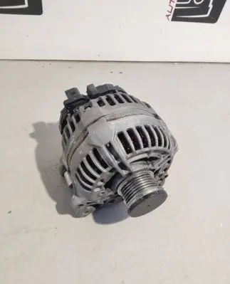 Volkswagen Golf VI Generator/alternator 03C903023A 0124525093