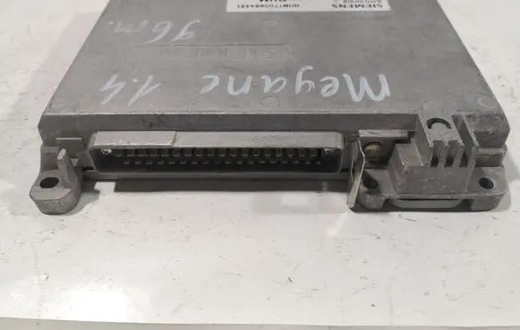 Renault Megane I Engine control unit/module S111730108C H0M7700864451 7700101920