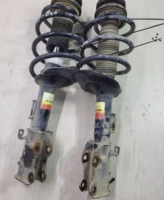 Mercedes-Benz Vito Viano W639 Front shock absorber with coil spring 335931