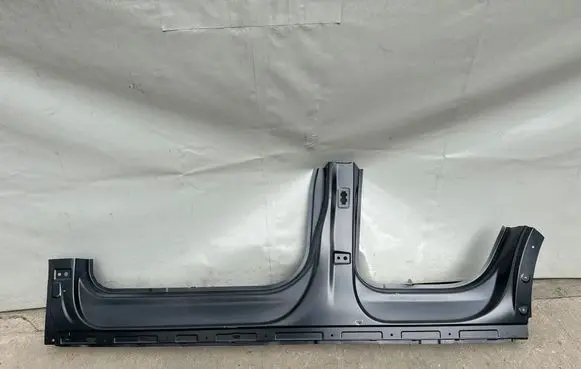 Volkswagen ID.4 Front sill (body part) 