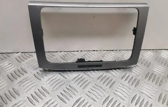 Volkswagen PASSAT B6 Radio/GPS head unit trim 3C0858069M