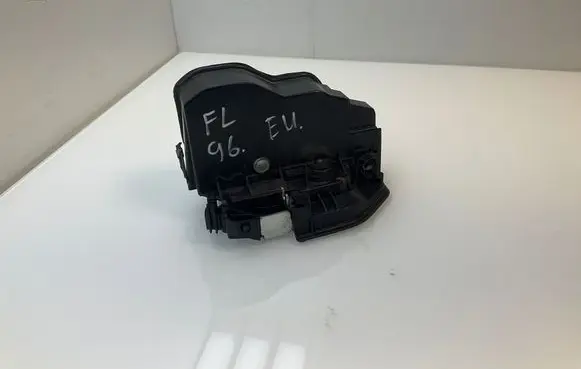 BMW 3 E92 E93 Front door lock 7229455 A053702