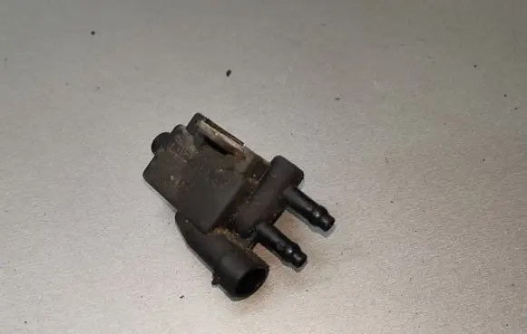 Renault Twingo I Turbo solenoid valve