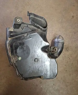 Volvo S40 Air filter box 6652A
