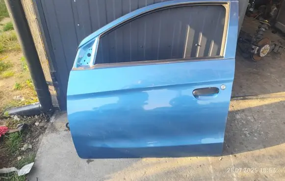 Mitsubishi Space Star Front door T69