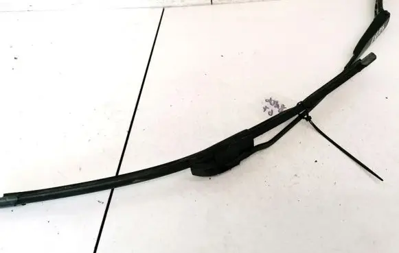 Audi A4 S4 B5 8D Front wiper blade arm 8D1955407