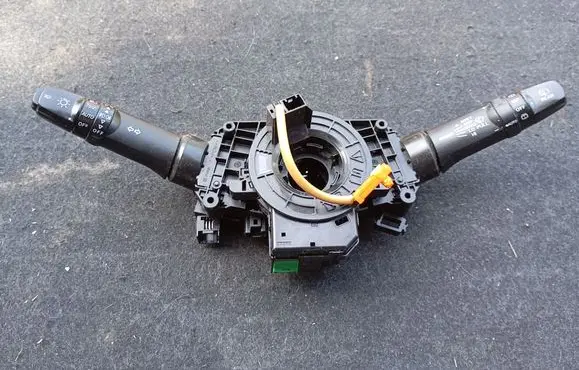 Mitsubishi ASX Wiper turn signal indicator stalk/switch 8617A013