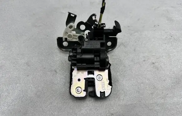 Audi A8 S8 D4 4H Tailgate/trunk/boot lock/catch/latch 4H0827505A 4H0827505