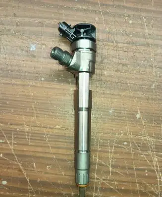 Renault Master III Fuel injector 0445110939