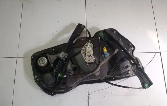 Volkswagen PASSAT B6 Sliding door window regulator with motor 981220109