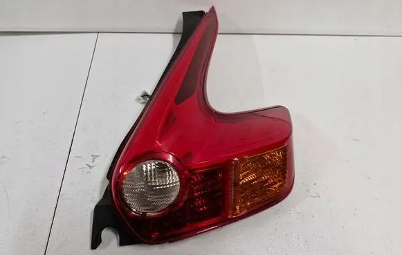 Nissan Juke I F15 Rear/tail lights