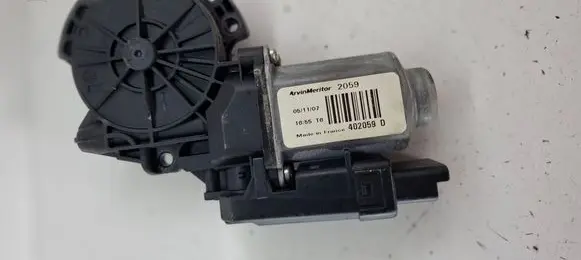 KIA Ceed Rear door window regulator motor 402059D