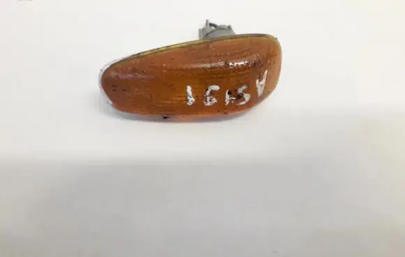 Volkswagen II LT Front fender indicator light