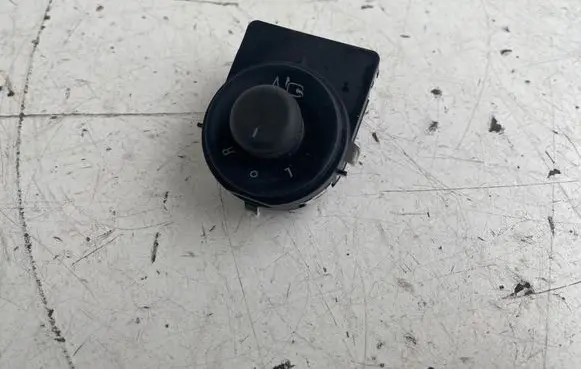 Opel Insignia A Wing mirror switch 13271833 211727