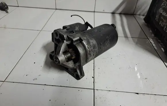 Renault Scenic I Starter motor 1005821756