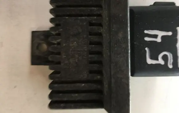 Opel Vivaro Glow plug pre-heat relay 7700115078
