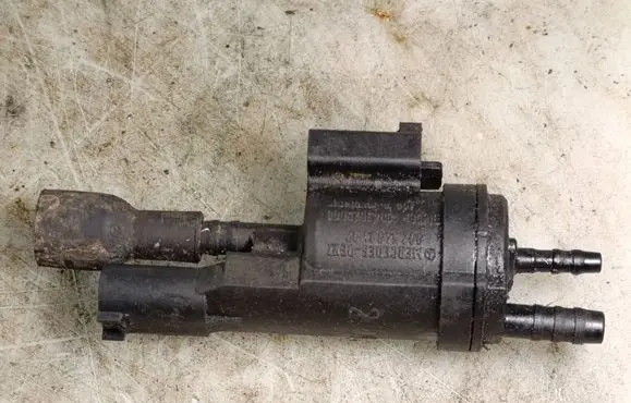 Mercedes-Benz E W212 Valve vacuum 0025401497 48B43625B00