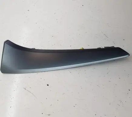 Toyota Avensis T270 Dashboard glove box trim GE0037151 5574