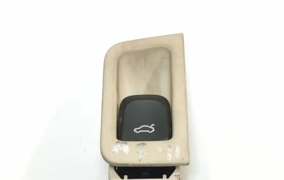 Audi A7 S7 4G Tailgate opening switch 4G8959829