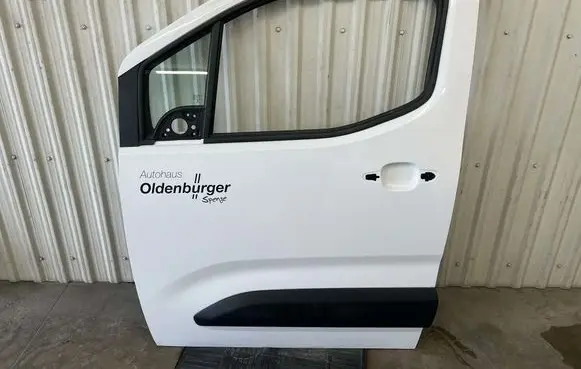 Opel Combo E Front door 