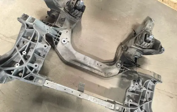 BMW 5 F10 F11 Front subframe 6799321
