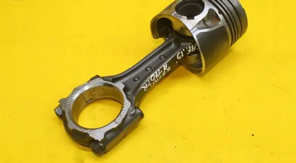 Opel Zafira B Piston with connecting rod