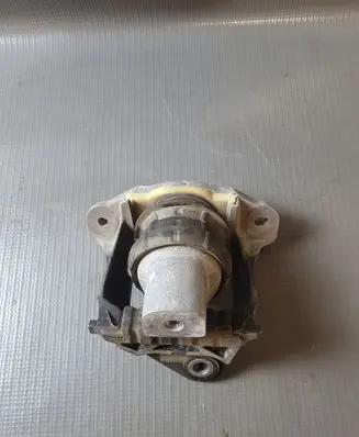 Volvo XC60 Engine mount bracket 32298661