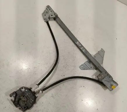 Rear door manual window regulator