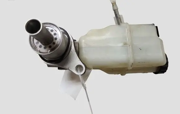 Peugeot 508 Master brake cylinder 9646980980