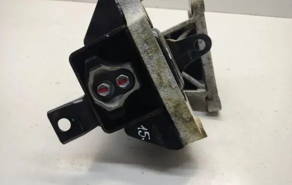 Hyundai Tucson TL Engine mount bracket 21830D3100 1602129