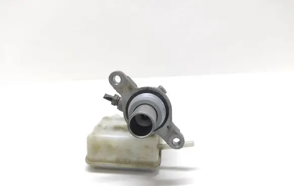 Ford Focus Master brake cylinder BV612C246A