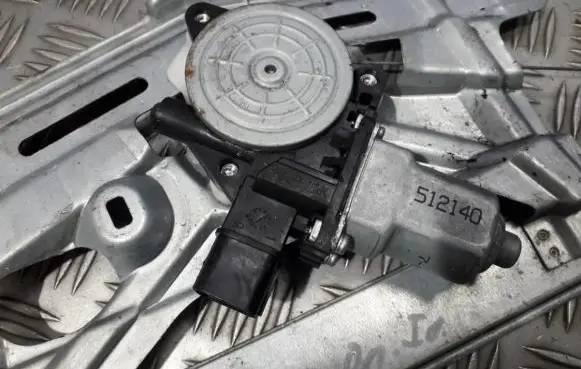 Honda Civic Front door window regulator motor 512140