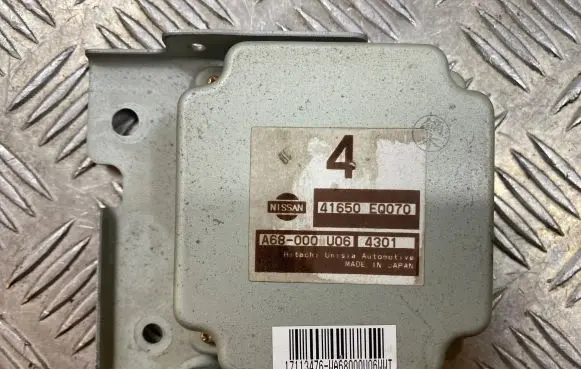 Nissan X-Trail T30 Transfer box differential control unit 41650EQ070 A68000U06 4301