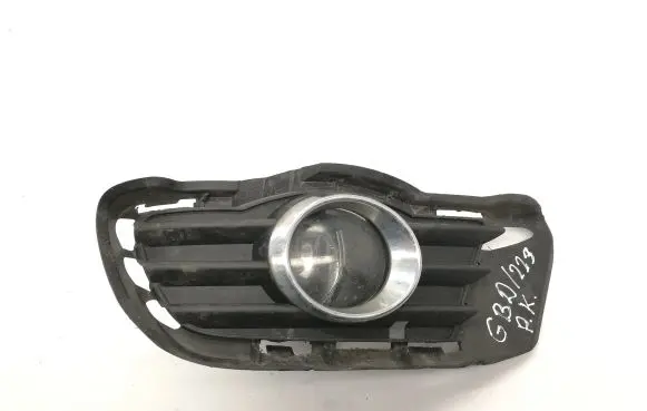 Mercedes-Benz C W204 Front fog light A2048850123 A2518200756