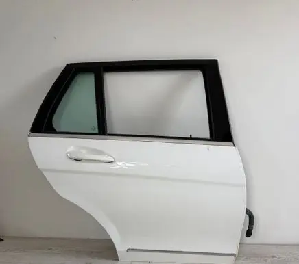 Mercedes-Benz C W204 Rear door DRZWIPRAWYTYLJPF