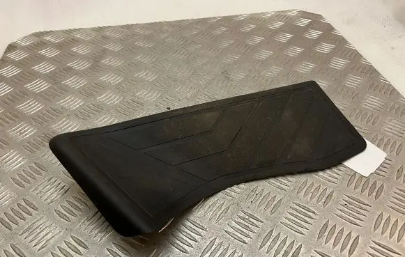 Peugeot 5008 II Foot rest pad/dead pedal 9811350777