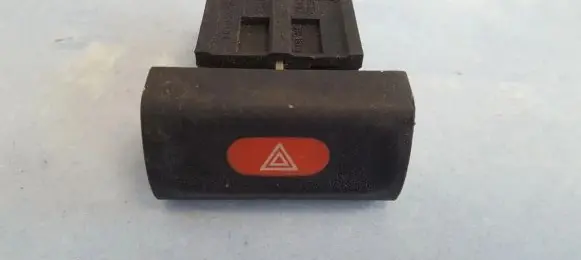 Opel Vectra B Hazard light switch 90493804