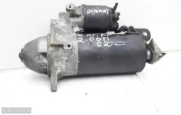 Opel Zafira A Starter motor 1005831230