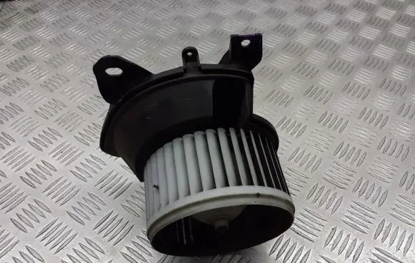 Opel Corsa D Front door blower motor 13335075