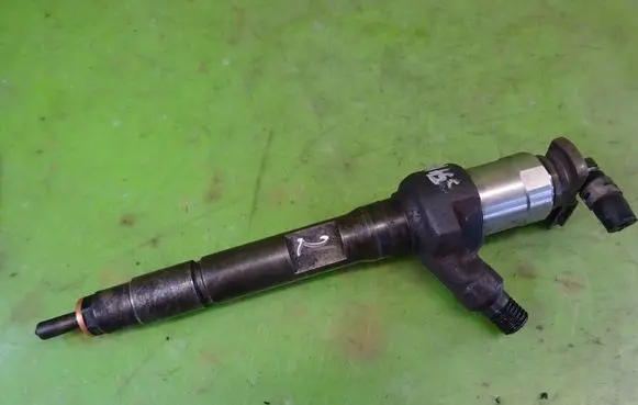 Mazda 6 Fuel injector R2AA13H50