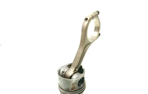 Land Rover Discovery 4 - LR4 Piston with connecting rod 