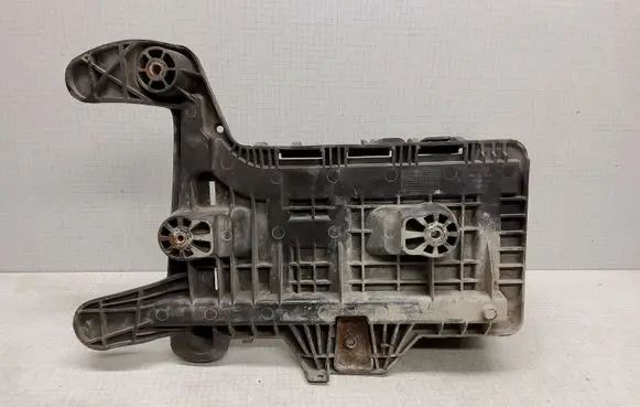 Volkswagen PASSAT B6 Battery tray 1K1915333C