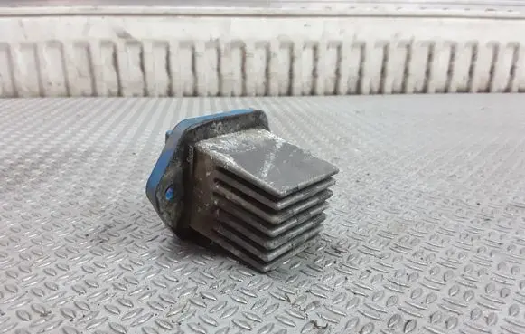 Heater blower motor/fan resistor