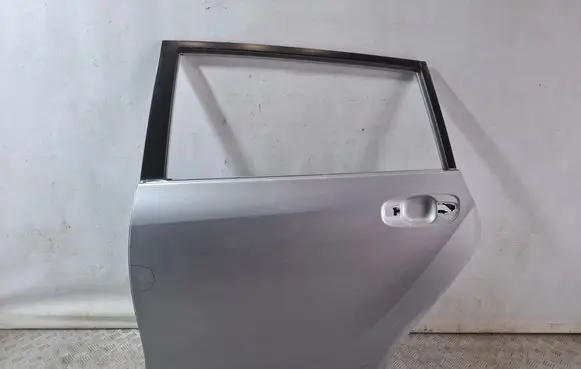 Toyota Verso Rear door