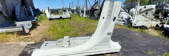 Mitsubishi Eclipse Cross Pillar (middle) 